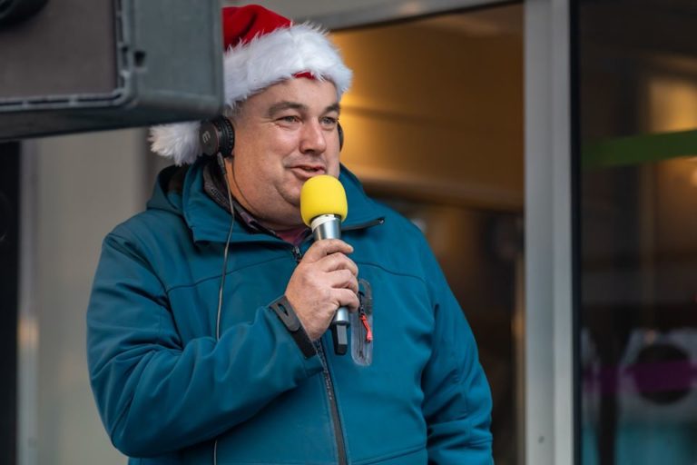 Paul at Elf Parade 768x512