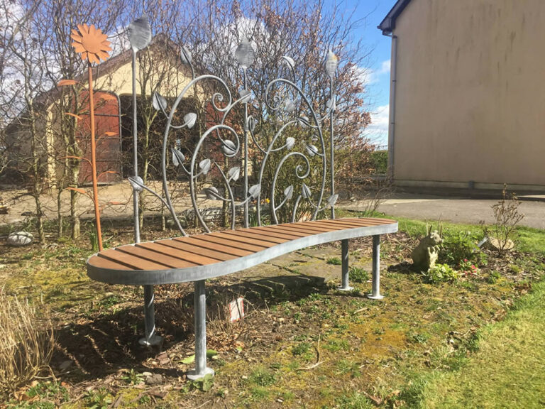 bench 768x576